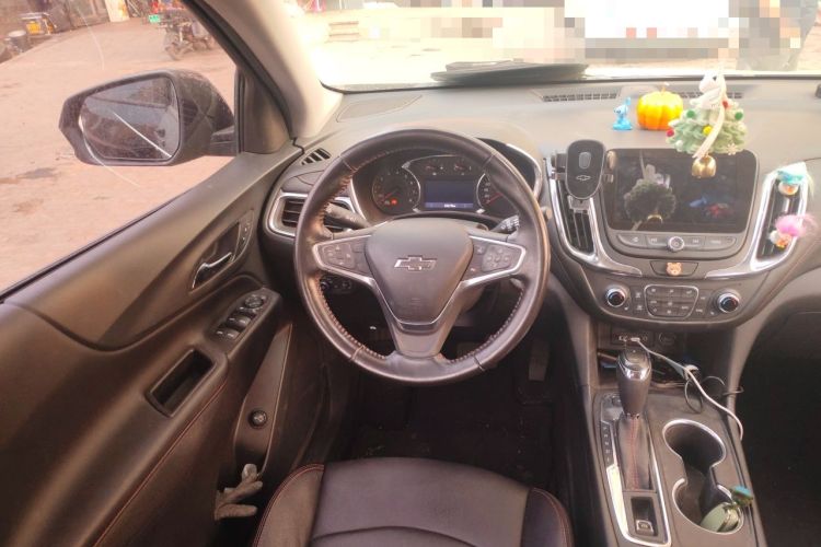 Used Chevrolet Equinox 2018 Redline 550T Automatic All-Wheel-Drive RS Edition Steering Wheel