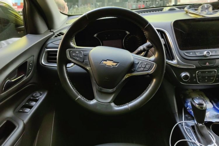 Used Chevrolet Equinox 2018 RS 550T Automatic All-Wheel-Drive Boundary Edition Steering Wheel