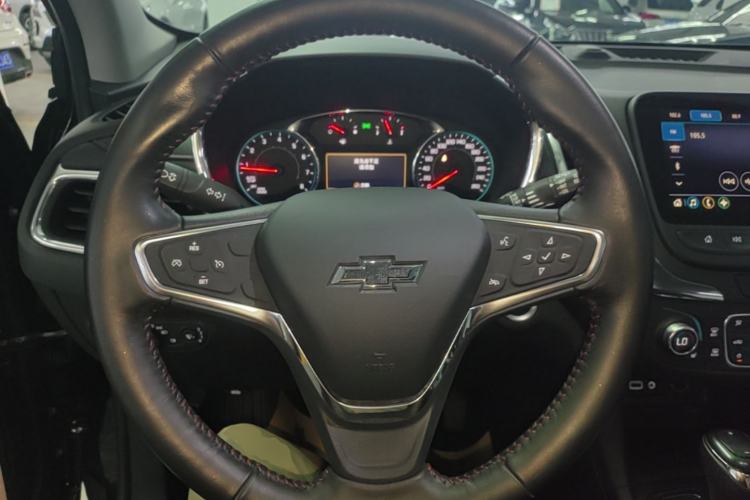Used Chevrolet Equinox 2018 Redline 550T Automatic All-Wheel-Drive RS Edition Steering Wheel