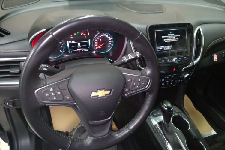 Used Chevrolet Equinox 2018 RS 550T Automatic All-Wheel-Drive Boundary Edition Steering Wheel