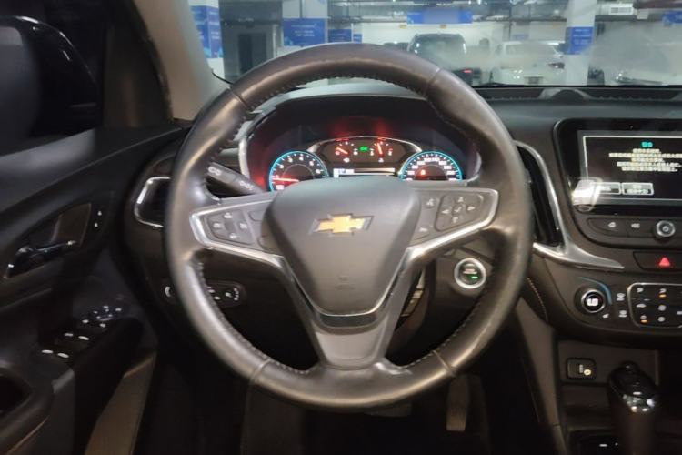Used Chevrolet Equinox 2018 RS 550T Automatic All-Wheel-Drive Boundary Edition Steering Wheel