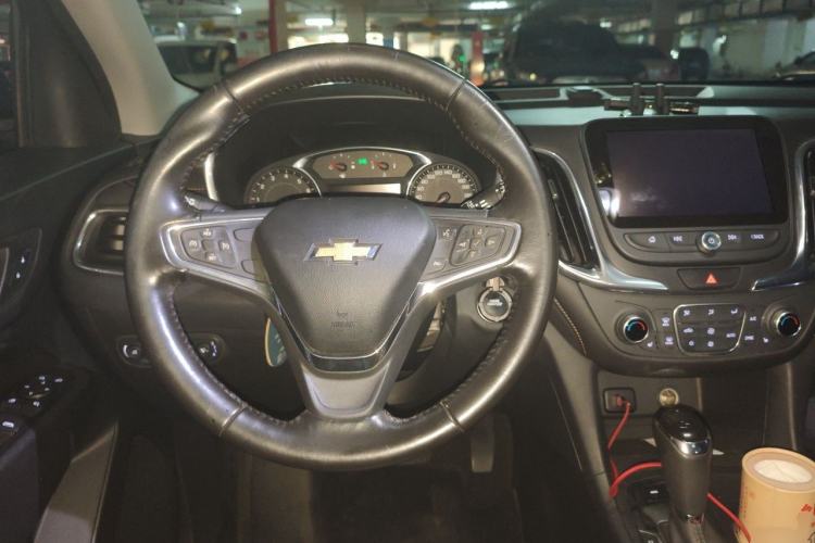 Used Chevrolet Equinox 2018 RS 550T Automatic All-Wheel-Drive Boundary Edition Steering Wheel