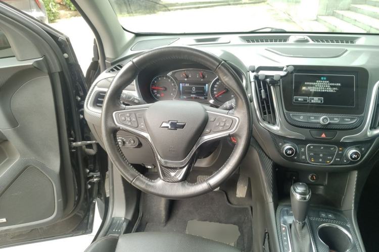 Used Chevrolet Equinox 2018 RS 550T Automatic All-Wheel-Drive Boundary Edition Steering Wheel