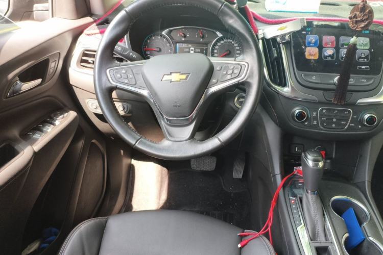Used Chevrolet Equinox 2018 RS 550T Automatic All-Wheel-Drive Boundary Edition Steering Wheel