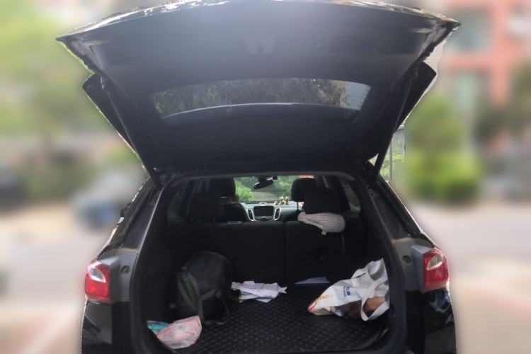 Used Chevrolet Equinox 2018 RS 550T Automatic All-Wheel-Drive Boundary Edition Trunk