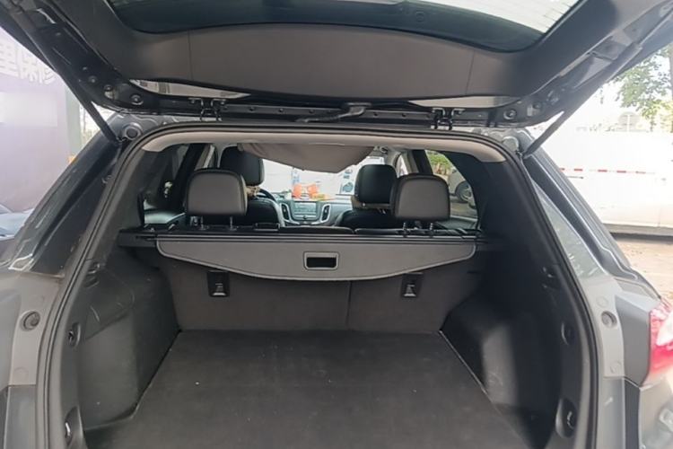 Used Chevrolet Equinox 2018 535T Automatic Chijie Edition Trunk