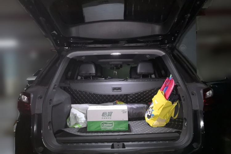 Used Chevrolet Equinox 2018 RS 550T Automatic All-Wheel-Drive Boundary Edition Trunk