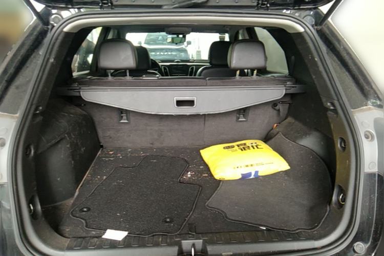 Used Chevrolet Equinox 2018 535T Automatic Chijie Edition Trunk