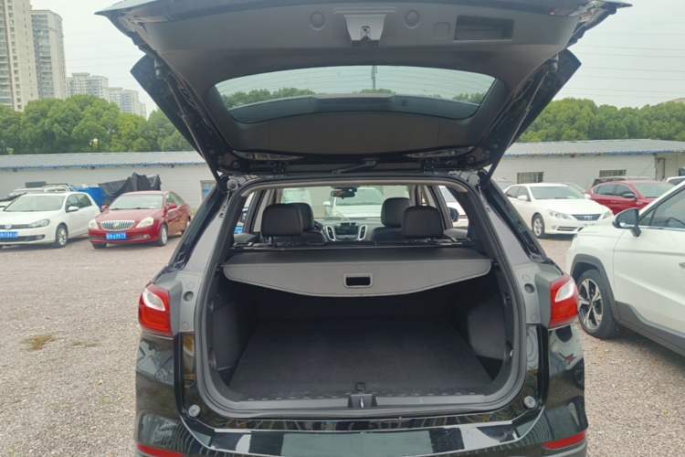 Used Chevrolet Equinox 2018 535T Automatic YuJie Edition Trunk