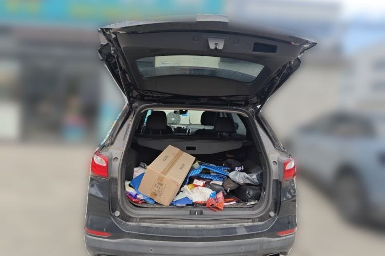 Used Chevrolet Equinox 2018 RS 550T Automatic All-Wheel-Drive Boundary Edition Trunk