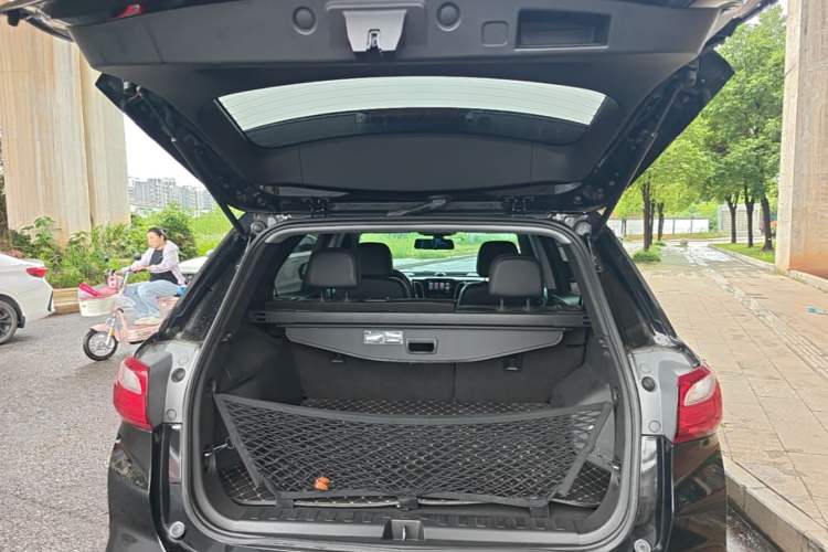 Used Chevrolet Equinox 2018 535T Automatic YuJie Edition Trunk