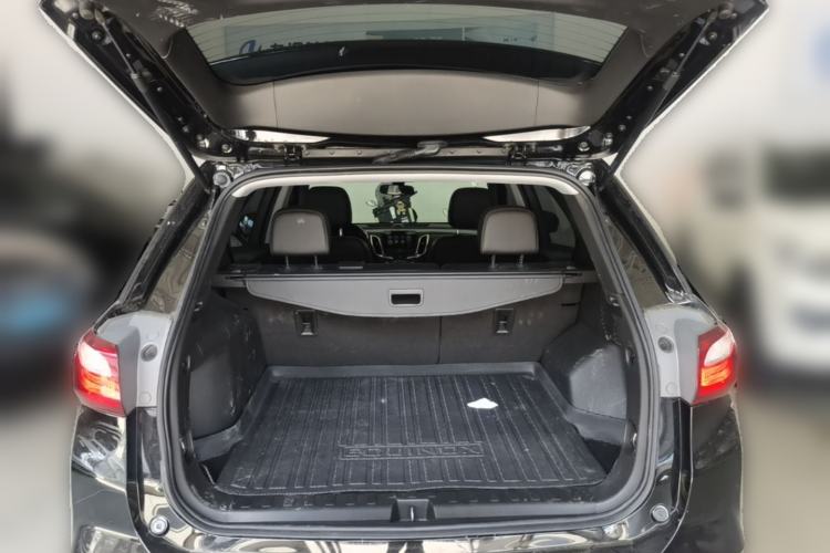 Used Chevrolet Equinox 2018 RS 550T Automatic All-Wheel-Drive Boundary Edition Trunk