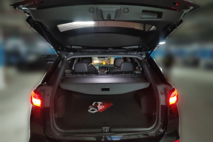 Used Chevrolet Equinox 2018 550T Automatic All-Wheel-Drive Explorer Edition Trunk