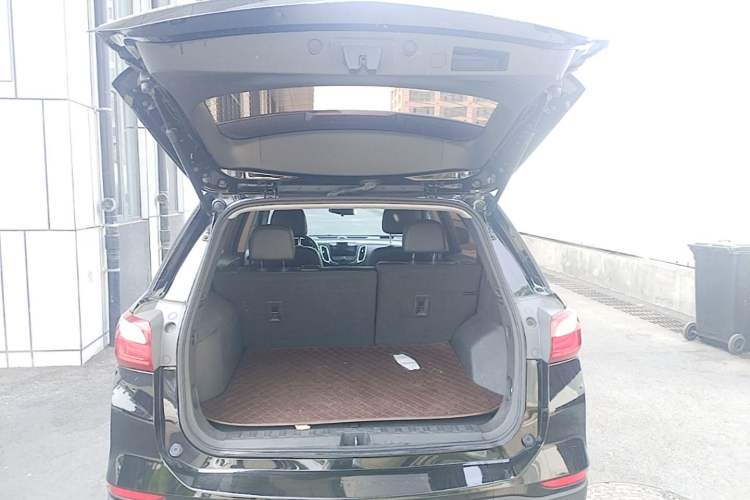 Used Chevrolet Equinox 2018 535T Automatic YuJie Edition Trunk