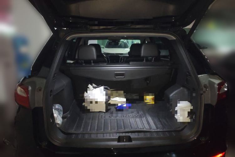 Used Chevrolet Equinox 2018 RS 550T Automatic All-Wheel-Drive Boundary Edition Trunk