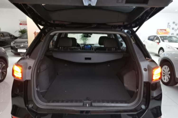 Used Chevrolet Equinox 2018 535T Automatic Chijie Edition Trunk