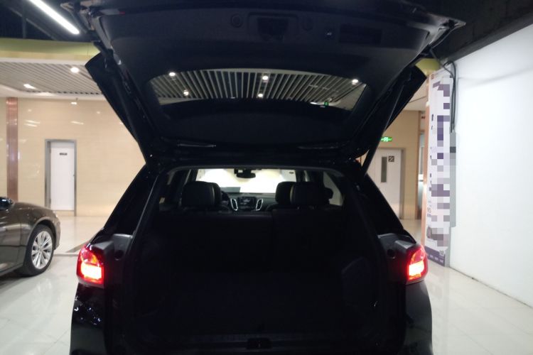 Used Chevrolet Equinox 2018 RS 550T Automatic All-Wheel-Drive Boundary Edition Trunk