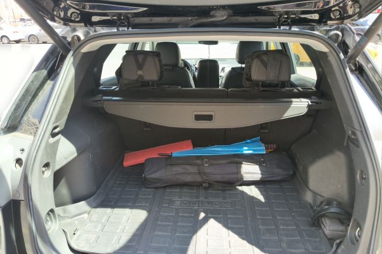 Used Chevrolet Equinox 2018 RS 550T Automatic All-Wheel-Drive Boundary Edition Trunk