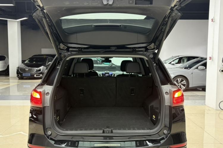 Used Chevrolet Equinox 2018 RS 550T Automatic All-Wheel-Drive Boundary Edition Trunk