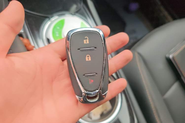 Used Chevrolet Equinox 2018 RS 550T Automatic All-Wheel-Drive Boundary Edition Vehicle Key