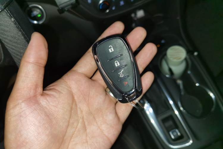 Used Chevrolet Equinox 2018 RS 550T Automatic All-Wheel-Drive Boundary Edition Vehicle Key