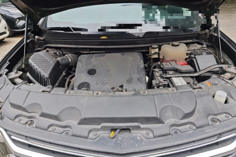Used Chevrolet Equinox  Engine Bay