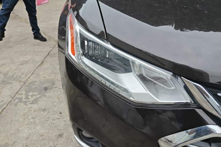 Used Chevrolet Equinox  Right Front Headlight