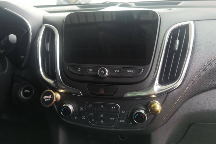 Used Chevrolet Equinox 2018 535T Automatic YuJie Edition Audio And AC Panel