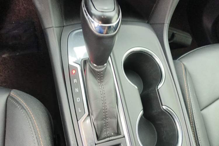 Used Chevrolet Equinox 2018 535T Automatic YuJie Edition Gear Lever