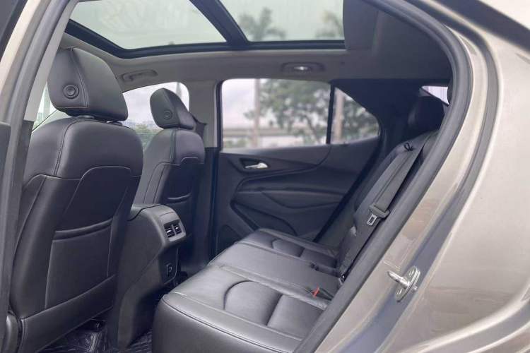 Used Chevrolet Equinox 2018 535T Automatic YuJie Edition Interior 4