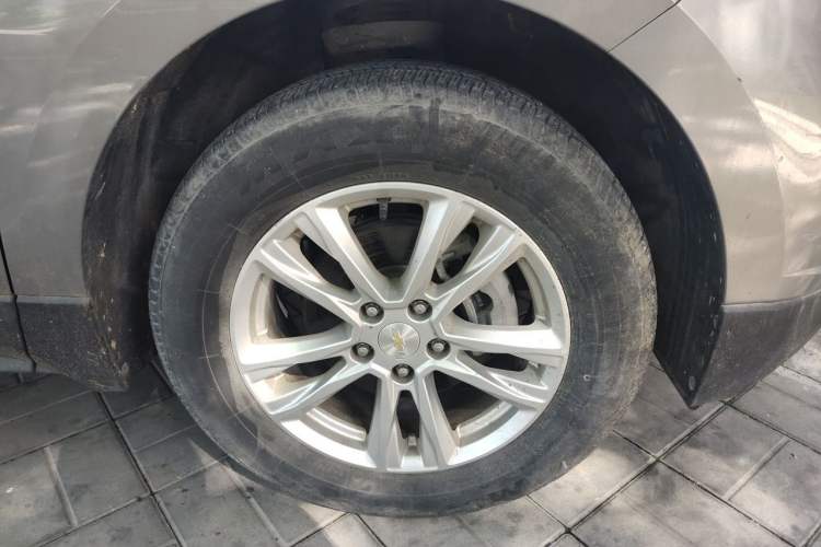 Used Chevrolet Equinox 2018 535T Automatic YuJie Edition Right Front Wheel Hub