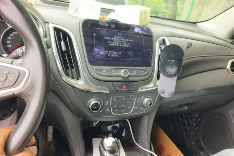 Used Chevrolet Equinox 2018 535T Automatic YuJie Edition Audio And AC Panel