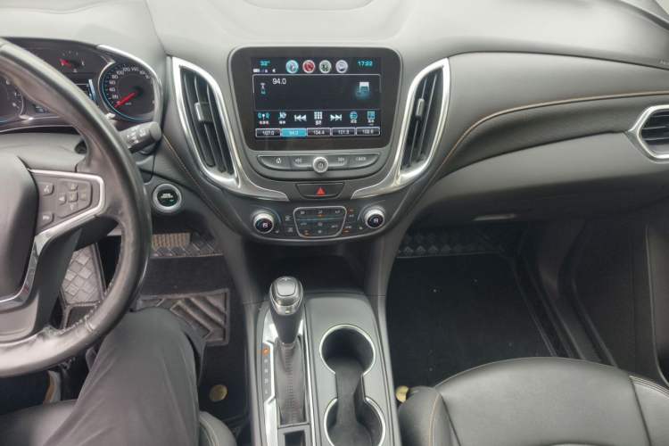 Used Chevrolet Equinox 2018 535T Automatic YuJie Edition Audio And AC Panel