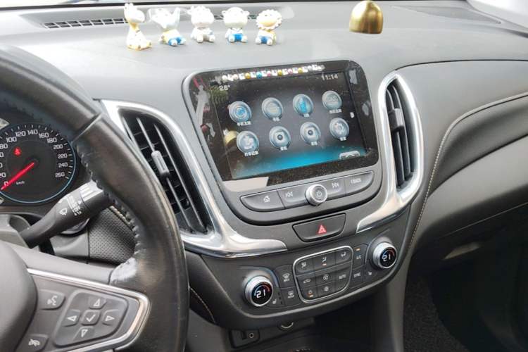 Used Chevrolet Equinox 2018 535T Automatic YuJie Edition Audio And AC Panel