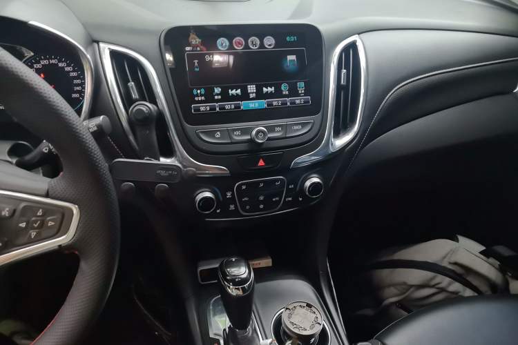 Used Chevrolet Equinox 2018 535T Automatic YuJie Edition Audio And AC Panel