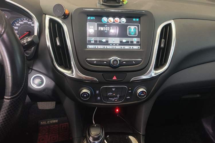 Used Chevrolet Equinox 2018 535T Automatic Chijie Edition Audio And AC Panel