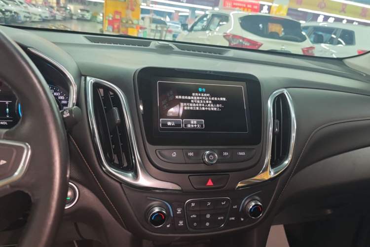 Used Chevrolet Equinox 2018 535T Automatic YuJie Edition Audio And AC Panel