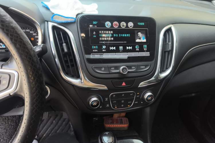 Used Chevrolet Equinox 2018 535T Automatic YuJie Edition Audio And AC Panel
