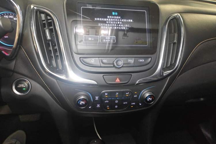 Used Chevrolet Equinox 2018 535T Automatic YuJie Edition Audio And AC Panel
