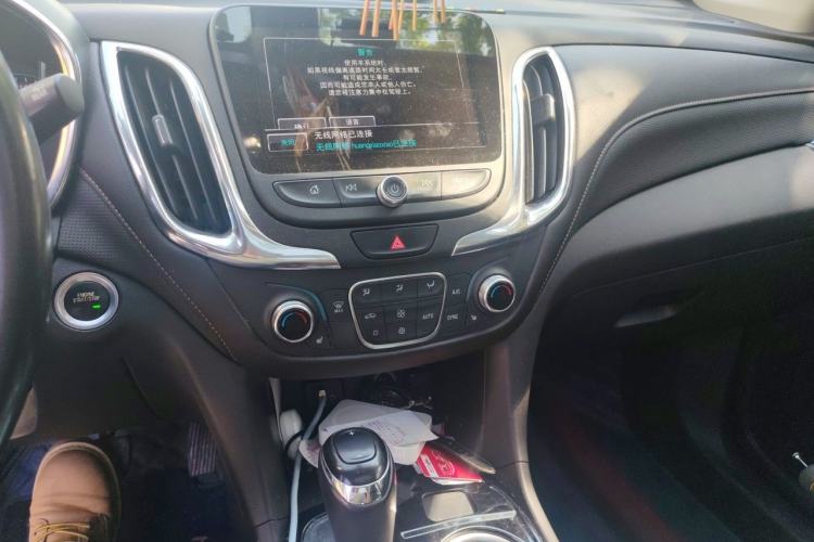 Used Chevrolet Equinox 2018 535T Automatic YuJie Edition Audio And AC Panel
