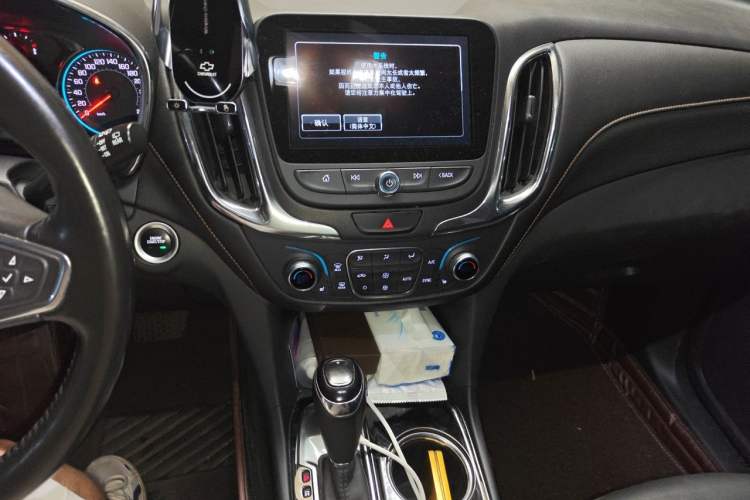 Used Chevrolet Equinox 2018 535T Automatic YuJie Edition Audio And AC Panel