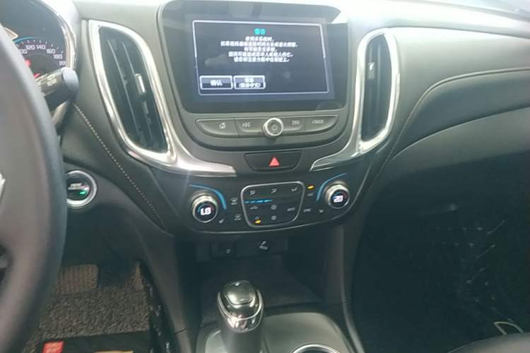 Used Chevrolet Equinox 2018 535T Automatic YuJie Edition Audio And AC Panel