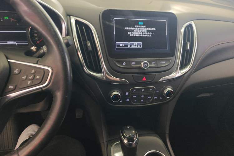 Used Chevrolet Equinox 2018 535T Automatic YuJie Edition Audio And AC Panel