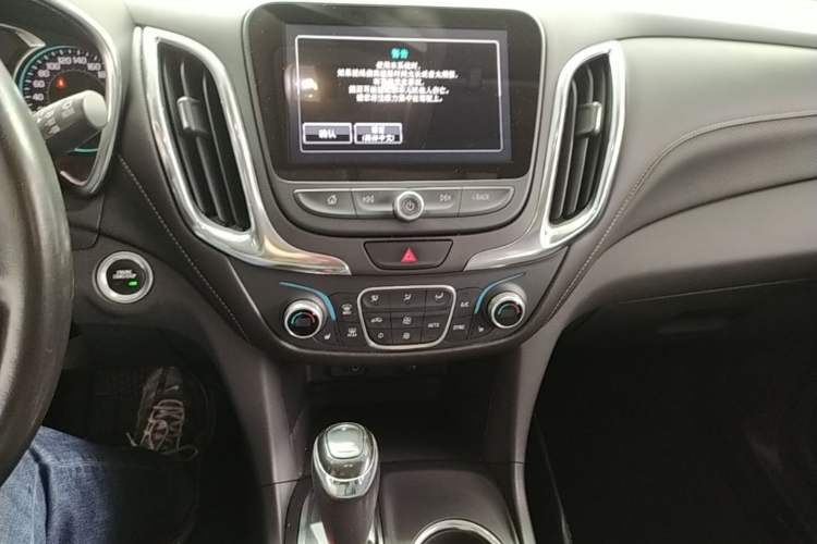 Used Chevrolet Equinox 2018 535T Automatic YuJie Edition Audio And AC Panel