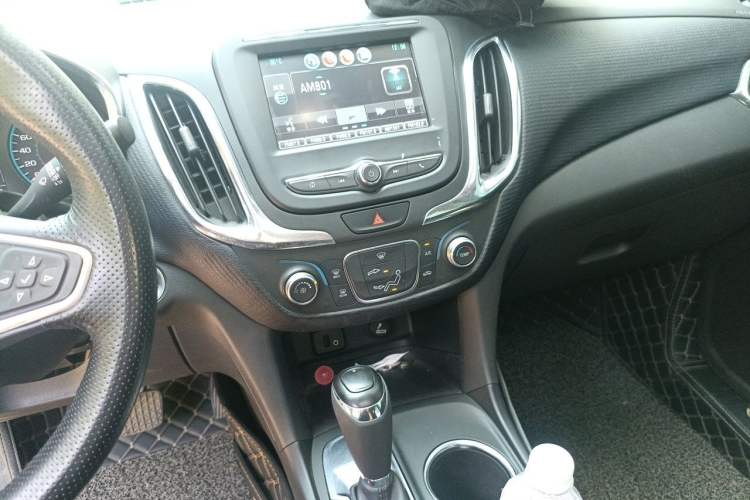 Used Chevrolet Equinox 2018 535T Automatic Lingjie Edition Audio And AC Panel