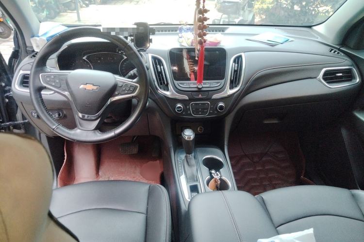 Used Chevrolet Equinox 2018 535T Automatic YuJie Edition Center Console