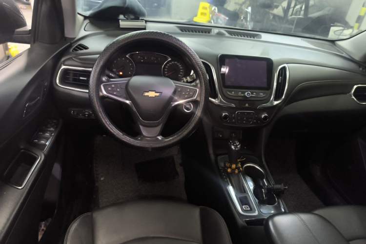 Used Chevrolet Equinox 2018 535T Automatic YuJie Edition Center Console