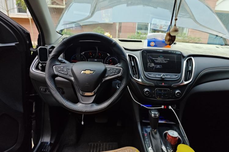 Used Chevrolet Equinox 2018 550T Automatic All-Wheel-Drive Explorer Edition Center Console