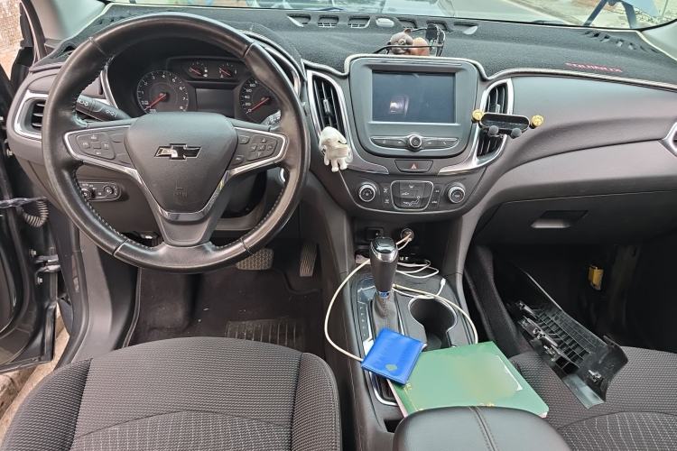 Used Chevrolet Equinox 2018 535T Automatic Chijie Edition Center Console