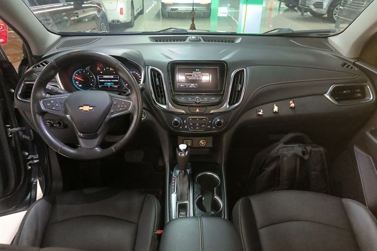Used Chevrolet Equinox 2018 550T Automatic All-Wheel-Drive Explorer Edition Center Console